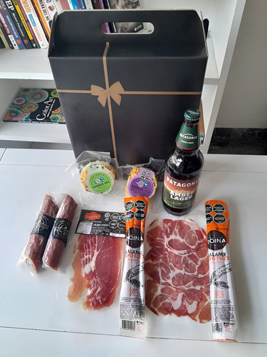 Regalo Picada Fiambres Quesos Bebida Box Premium