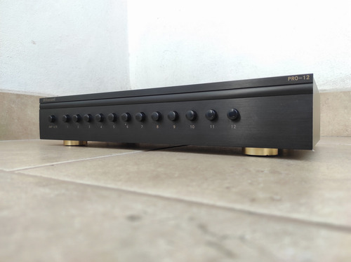 Selector De Bocinas Russound Pro-12 (Usado)