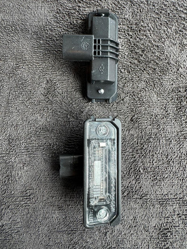Par Luz De Placa Golf A4 Mk4 Saturnus Nuev Oem Vw (Usado)
