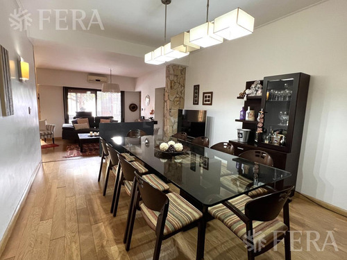 Venta De Casa 5 Ambientes  En Wilde Con Cochera, Quincho Y Terraza (24035)