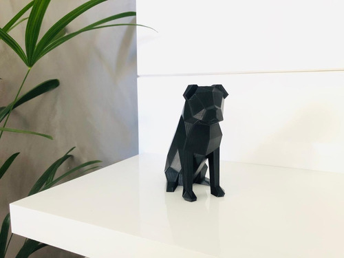 Imagem 1 de 4 de Cachorro Pug Decorativo Geométrico 15cm