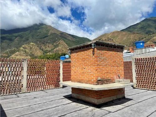 Se Vende Casa Urb. Los Chorros