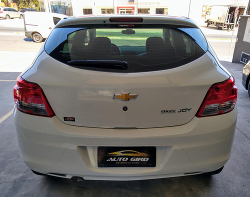 Imagem 7 de 11 de Chevrolet Onix Hatch Joy 1.0 8v Flex 5p Mec.