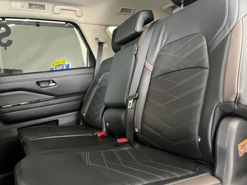 Nissan Pathfinder 3.5 Exclusive 2Wd At