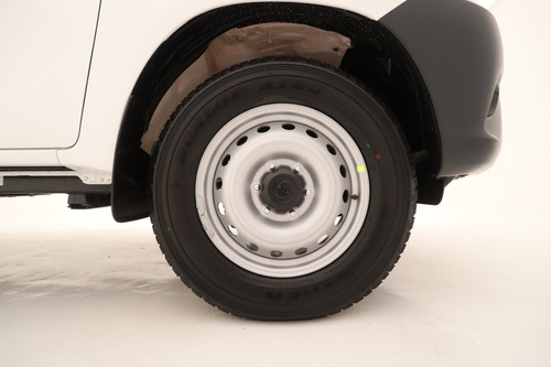 Imagen 13 de 15 de Toyota Hilux 2.4 Cs Dx 150cv 4x2 My22