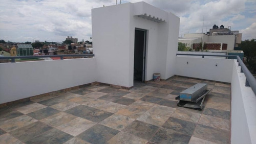 Oficina En Av. Federalismo 120m2