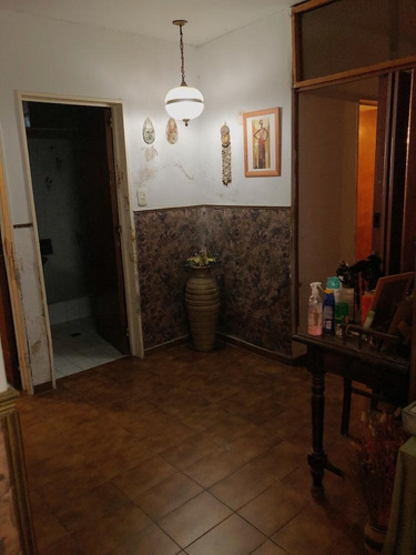 Vendo Casa En Barrio Alejandro Centeno - 4 Dormitorios