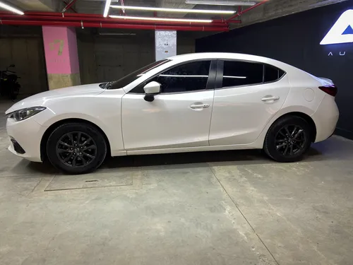Mazda 3 2,0 TOURING, CUERO, MECANICO