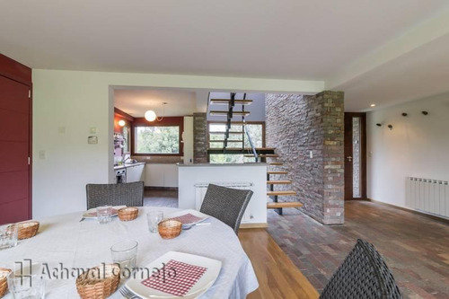 Imagen 7 de 13 de Excelente Casa Sobre El Golf Con Vista A La Piedra De Habsburgo