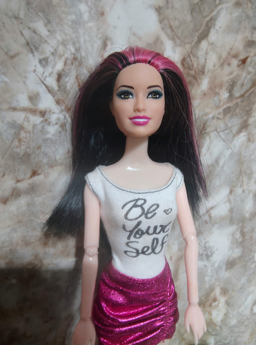 Barbie Fashionista Raquel (Usado)