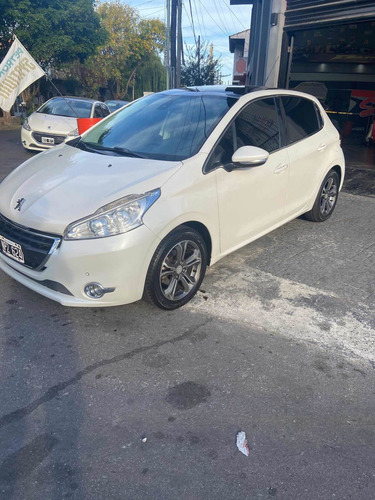 Peugeot 208 1.6 Feline 2014