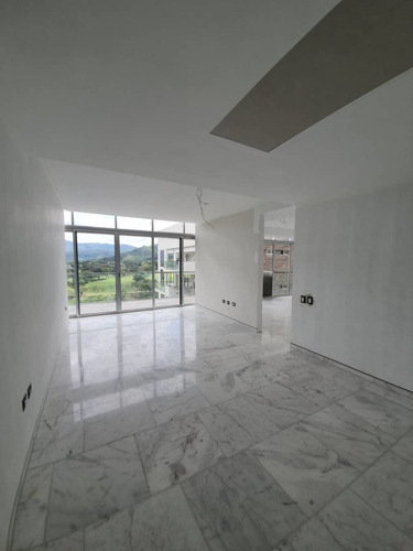 Imagen 11 de 18 de Hermoso Penthouse A En Guataparo