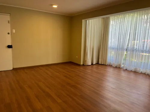 Departamento 4 Dormitorios En Venta, Sector Oriente, Viña D