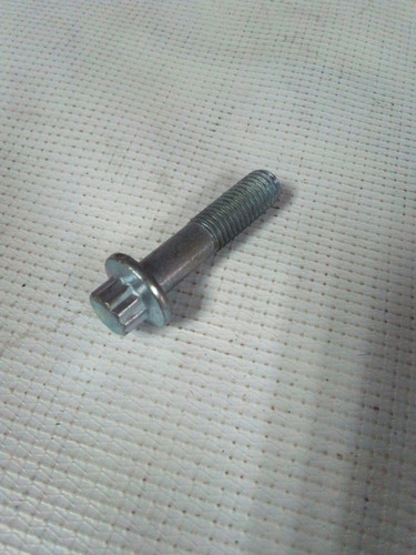 Tornillo Camara Al Bloque 4hf1-4hg1-4he1  Isuzu (5550)