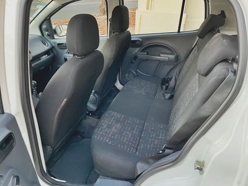 Imagem 11 de 12 de Fiat Uno Vivace 1.0 2015