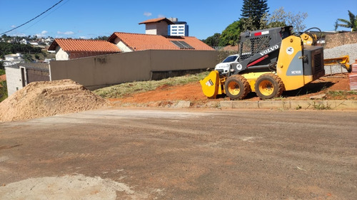 Imagem 12 de 12 de Minicarregadeira Bobcat Volvo Mc90b