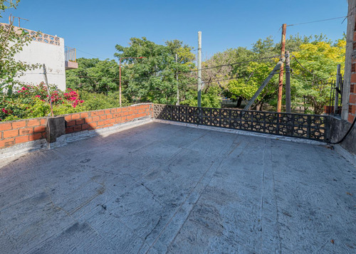 Venta 2 Locales, Casa En Planta Baja Y Departamento En Moron
