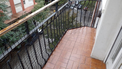 Imagen 3 de 30 de Excelente Oportunidad De Inversión De Departamento De 4 Ambientes A La Calle C/ Balcón Saliente, 68 M2 En Pleno Centro