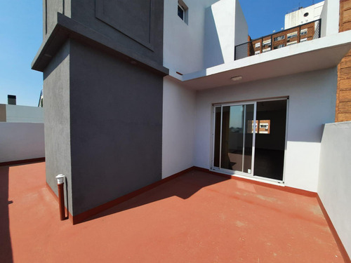 Venta De Departamentos 2 Y 3 Ambientes En Excelente Zona De Wilde.
