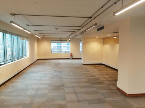 Arriendo Oficina Habilitada De 255,36 M2, Metro Pedro De Val
