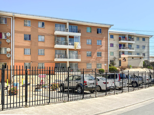 Quilpué. Vende Dpto De 3d 1b Condominio. Sector Residencial