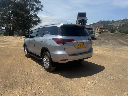 Toyota Fortuner Srv