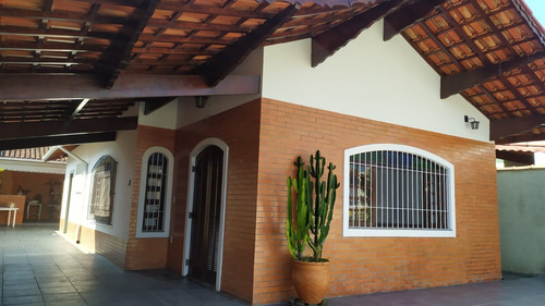 Imagem 2 de 30 de Casa Isolada 2 Dormitórios Interno, Mais 1 Dormitório Suite Na Edícula, Área De Churrascos E Festas Avarandado, Balneário Flórida Pertinho Do Mar! - Ca00027 - 70147982