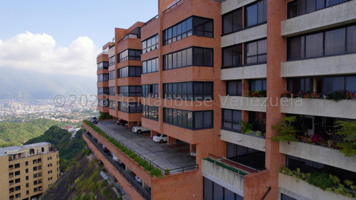 Espectacular Apartamento Con Acabados De Lujo En Venta Ubicado En Colinas Del Tamanaco  #24-22341