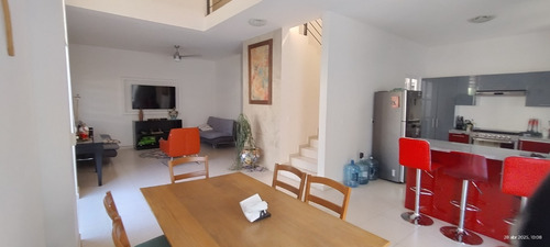 Tu Casa En Cuernavaca Ideal Para Descanso O Inversion, Con Alberca Privada, 3 Recamaras Y Jardin.