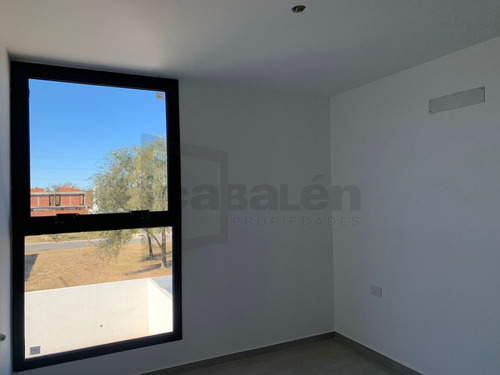 Imagen 18 de 20 de Vendo Duplex La Luisita 3 Dormitorios A Estrenar Seguridad 24hs Patio Asador