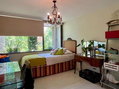 Remodelado 4 Dormitorios + 3 Baños + Servicios!
