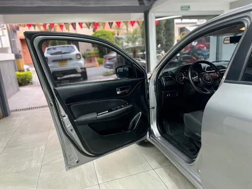 Suzuki Swift Dziere AT 2023