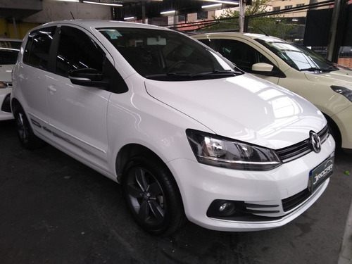 Imagem 1 de 8 de Volkswagen Fox Connect