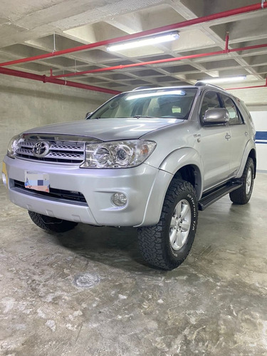 Toyota Fortuner 2010