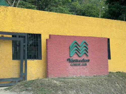 Se Vende Casa 500 M2 En La Urbanización Monte Claro Laguna