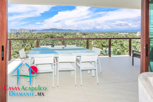Cad La Isla Emerald L7. Con Las Mejores Amenidades. Terraza Con Vista Parcial Al Mar