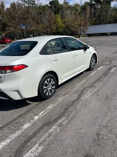 Toyota Corolla 1.8 Hybrid At