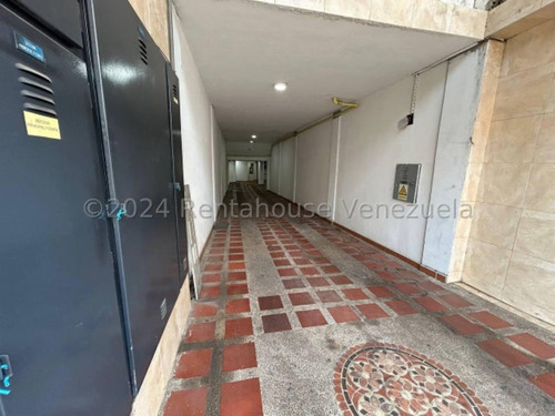 Milagros Inmuebles Edificio Venta Barquisimeto Lara Zona Centro Economica Residencial Economico Comercial Código Inmobiliaria Rent-a-house 24-21257
