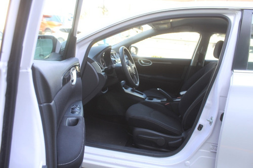 Imagen 3 de 15 de Nbissan Sentra Advance Aut Blanco 2017