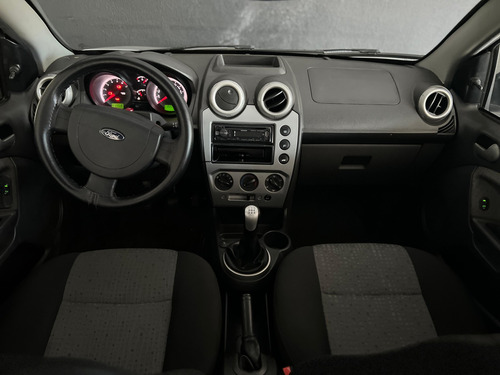 Ford Fiesta 1.6 MPI CLASS SEDAN 8V FLEX 4P MANUAL