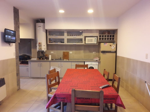 Casa Estilo Americana De 5 Ambientes. Garage Y Quincho. Zona San Juan