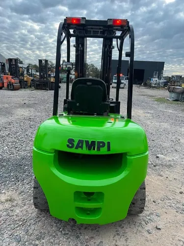 Autoelevador Sampi 3500kg Torre Triple C/desp Motor Izusu