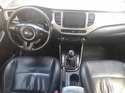 Kia Carens 2.0 Suv MT