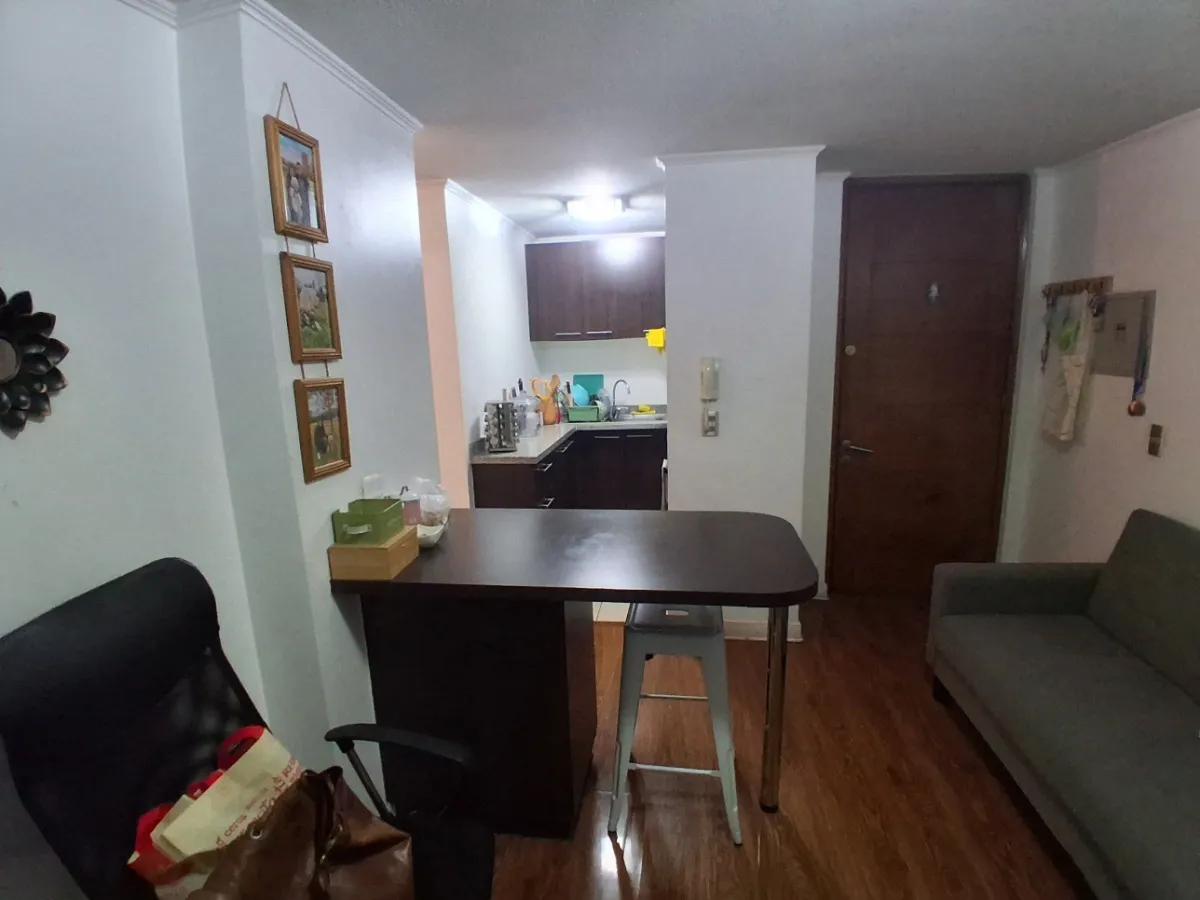 Imagen 1 de 15 de Depto Metro Santa Lucia Estacionamiento $ 440.000