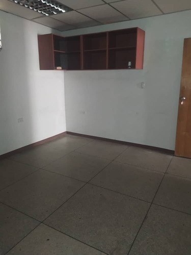 Imagen 11 de 20 de Perfecto Para Remodelar En Pleno Centro De Maracay Espacioso Apto.170 Mts2