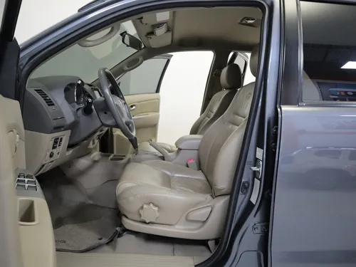 Toyota Fortuner 2.7 At 7psj 4x2