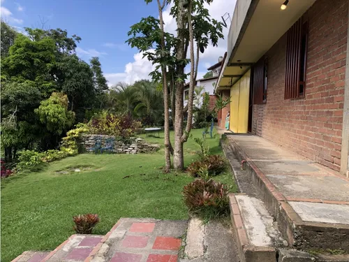 Casa En Venta - La Lagunita