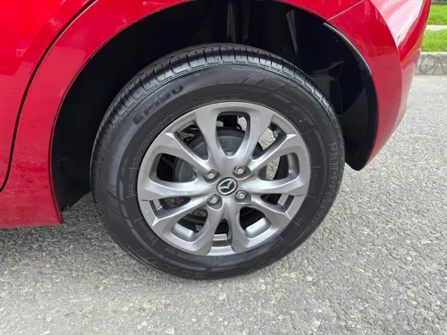Mazda 2 1.5 TOURING AUTOMATICO HB