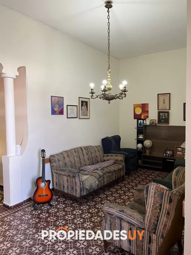 Financia . Casa En Venta En Mercedes Soriano De 4 Dormitorios