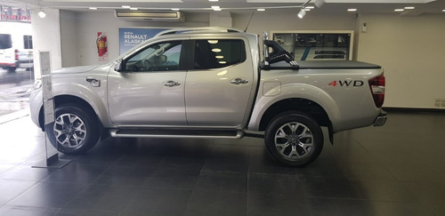 Imagen 2 de 15 de Autos Y Camionetas Renault Alaskan Toyota Hilux Vw Amarok E